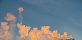 Etna, allerta gialla per la colata di lava: “Non c’è pericolo per centri abitati”