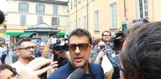 Fabrizio Corona multato dalla Consob per 200mila euro, ha violato il regolamento Ue sulle criptovalute