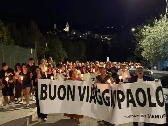 fiaccolata_paolo_mendico_adn