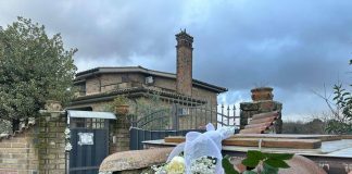 Oggi i funerali dei genitori di Carlomagno, ad Anguillara è lutto cittadino