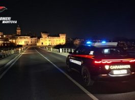 Mostra ai Carabinieri la carta d’identità elettronica senza chip: denunciato per falsità materiale