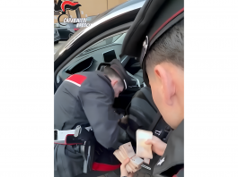 440 mila euro in contanti in auto e a casa: 43enne mantovano denunciato per riciclaggio