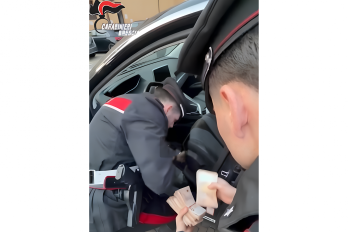 foto carabinieri brescia riciclaggio