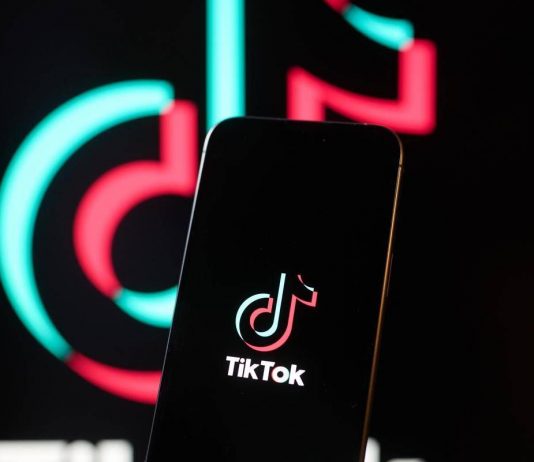 TikTok, accordo su cessione ramo Usa. Trump: “Felice di averla salvata”. E ringrazia Xi