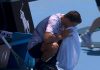 Darderi, malessere e vomito agli Australian Open. Poi spacca la racchetta