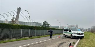 Moto investe pedone in viale di Poggio Reale: ad avere la peggio è il centauro