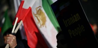 Iran, Trump vorrebbe “azione militare rapida e decisiva”. Comandante Pasdaran: “Pronti a rispondere”