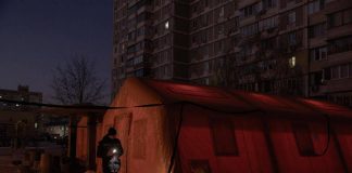 Ucraina, doppio fronte nei negoziati: Trump oggi vede Zelensky, Witkoff da Putin a Mosca