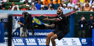 Kyrgios eliminato in doppio agli Australian Open, ma non ci sta: “Le regole sono stupide”