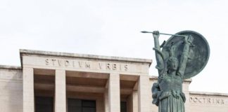 A 78 anni prende l’undicesima laurea, il super studente non si ferma
