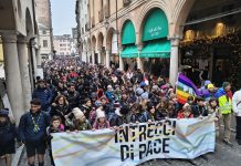 Marcia e Festival della Pace, oltre mille in piazza: “sogniamo un futuro senza guerre”
