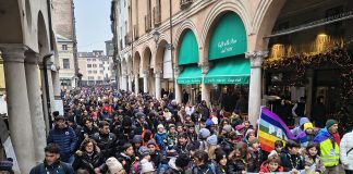 Marcia e Festival della Pace, oltre mille in piazza: “sogniamo un futuro senza guerre”