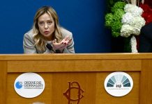 Meloni: “Trump non attaccherà Groenlandia, Ue parli con Russia”
