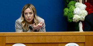 Meloni: “Trump non attaccherà Groenlandia, Ue parli con Russia”