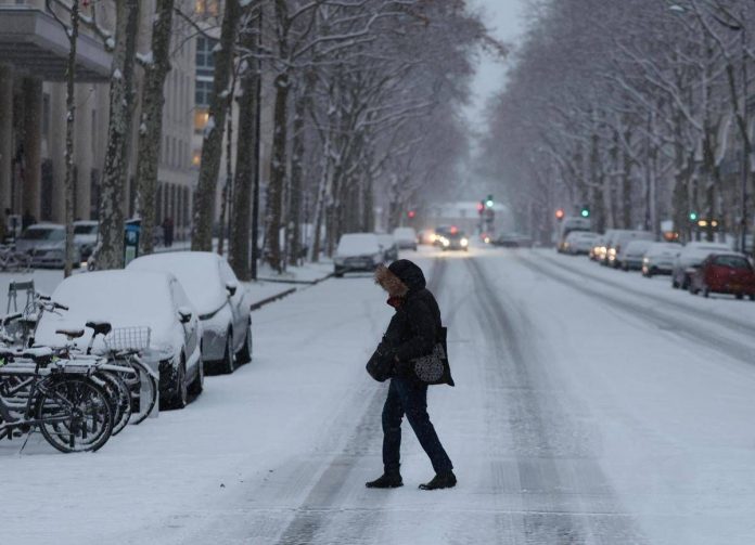 neve_freddo_donna_afp