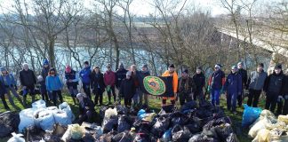 Roncoferraro, raccolte oltre tre tonnellate di rifiuti lungo il Canal Bianco