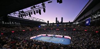 Australian Open, malore sugli spalti: interrotta Alcaraz-Paul