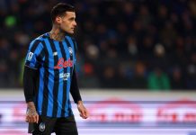 Atalanta-Roma, gol di Scalvini e Scamacca e doppio check Var tra le proteste giallorosse. Cos’è successo