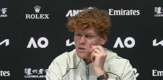 Sinner, via il ‘braccialetto’ agli Australian Open: “E’ vietato, lo tolgo”