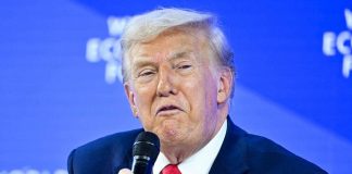 Trump a Davos, l’offerta finale per la Groenlandia: “Se dite no ce ne ricorderemo”