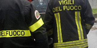 Bari, esplosione e incendio in edificio ad Adelfia: 5 squadre dei vigili del fuoco in azione