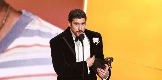 Grammy nel segno di Bad Bunny e delle proteste anti-ICE. Trump “Show inguardabile”