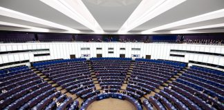 Via libera dal Parlamento Europeo al prestito da 90 miliardi all’Ucraina