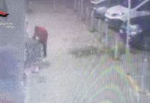 Tenta di rapire un bimbo di 5 anni al supermercato, 45enne arrestato a Caivano