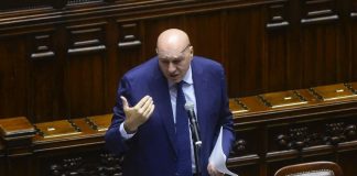 Iran, Crosetto “Dialogo continuo per evitare ogni spiralizzazione del conflitto”