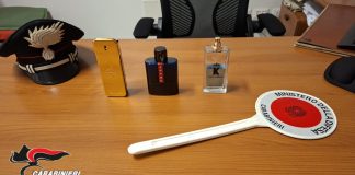 Rubano profumi per un valore di 300 euro all’Ipercoop Virgilio: denunciati quattro uomini