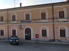 Castel d’Ario, calci e schiaffi in stazione: studente finisce in ospedale