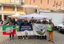 Suzzara il centrodestra scende in piazza per sostenere il SI al referendum sulla giustizia