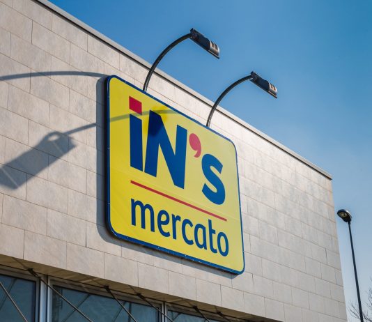 Suzzara, cassiere preso a pugni dal marito della cliente sorpresa a rubare