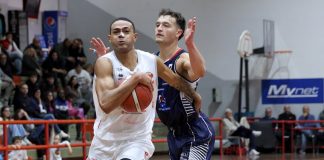 Amica Chips Stings Mantova a Trieste con la carica di Matteo Pasquino