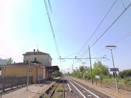 Straniero senza biglietto minaccia il capotreno sul Mantova-Modena. Mezz’ora di stop e treno soppresso
