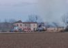 Cascina in fiamme a Bozzolo, difficile spegnimento delle rotoballe