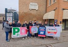 La maggioranza di Suzzara in piazza per spiegare le ragioni del NO al referendum