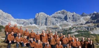 “La montagna incontra la pianura”: Corale 3 Laghi e Coro Sat insieme al Bibiena