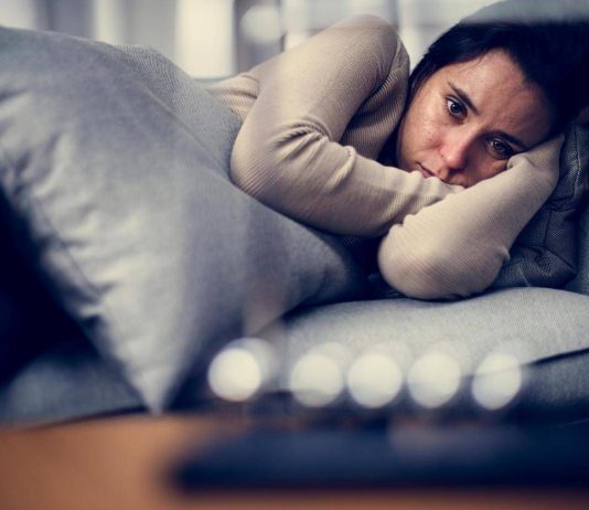 Il dolore cronico è rosa, ecco perché dura di più nelle donne