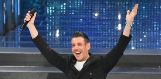 Sanremo 2026, Francesco Gabbani ospite del Suzuki stage: chi è il cantante di ‘Viva la vita’