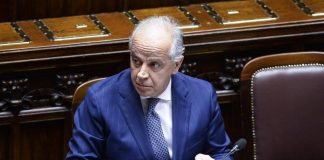 Askatasuna, Piantedosi: “Contro i violenti ci vuole fermo preventivo”