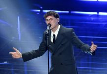 Sanremo 2026, Tredici Pietro chi è: in gara con il brano ‘Uomo che cade’