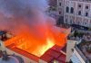 Incendio all’alba di oggi a Napoli, in fiamme il Teatro Sannazaro – IL VIDEO DEL ROGO