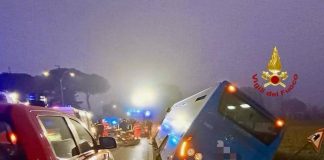 Scontro tra auto, tir e bus nell’Aretino: 5 feriti sulla Sp 327