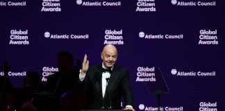 Russia fuori dal calcio mondiale, anche Ue boccia Infantino: “Guerra causa dolore”