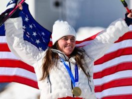 Johnson, capolavoro e disastro: vince l’oro in discesa e rompe la medaglia