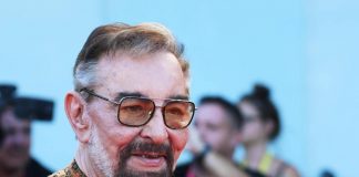Sanremo 2026, Kabir Bedi chi è: 50 anni di Sandokan (con Can Yaman)