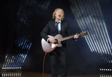 Domani l’ex 883 Mauro Repetto al Bibiena con “Ho trovato Spider Woman”