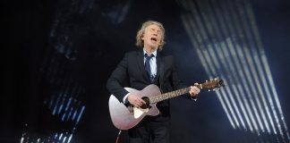 Domani l’ex 883 Mauro Repetto al Bibiena con “Ho trovato Spider Woman”