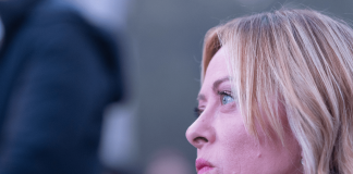 Scontri al corteo per Askatasuna, Meloni alle Molinette in visita agli agenti feriti